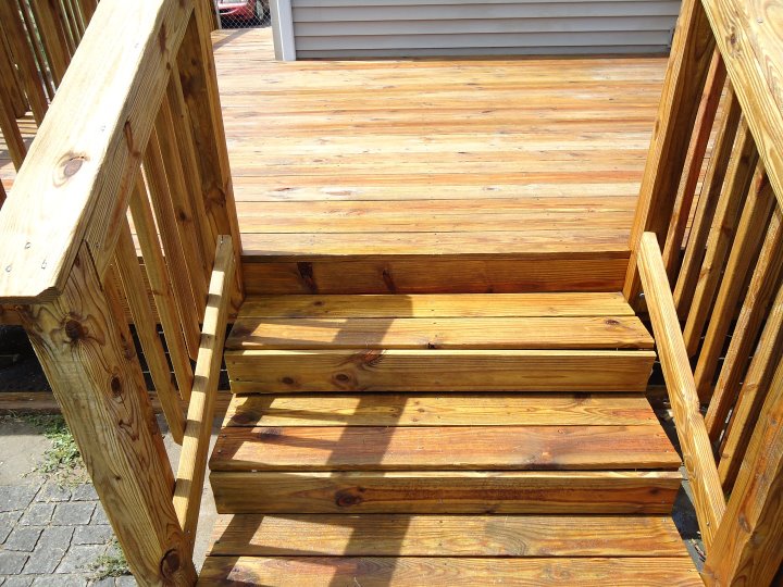 deck-cleaning-staining